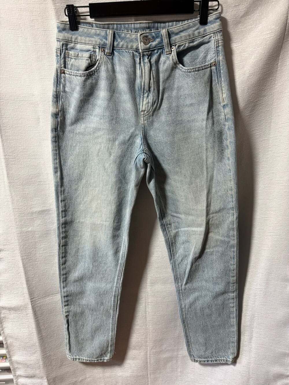 American Eagle Women's Mom Jean Light Wash Denim Pants Size 6 Long